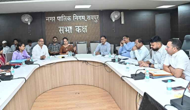 महापौर मीनल चौबे के सख्त निर्देश ….. सभी सम्बंधित अधिकारी अनिवार्य रूप से सामान्य सभा में उपस्थित रहें