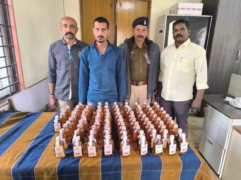 नववर्ष से पहले रायपुर पुलिस का सख्त एक्शन, अवैध शराब पर बड़ी कार्रवाई  फरार आरोपी व हिस्ट्रीशीटर रवि साहू समेत 3 आरोपी गिरफ्तार