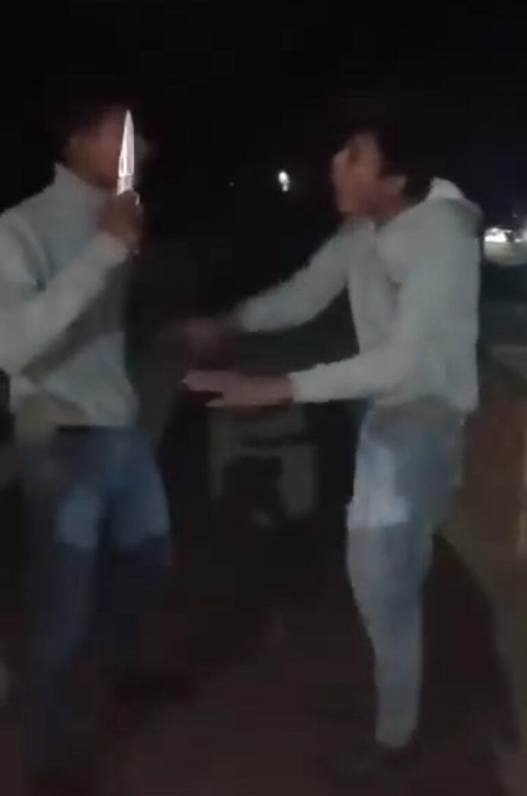 Raipur crime : रायपुर राजधानी में चाकूबाजों का आतंक,थमने का नाम नहीं ले रहा है, चाकू दिखाकर युवक से मंगवाई माफी…