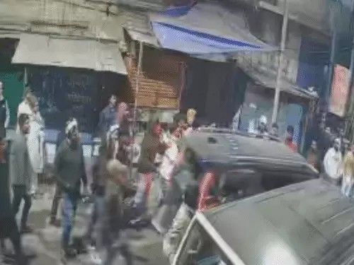 आधी रात बेकाबू स्कॉर्पियो का तांडव : बैजनाथपारा में खड़ी गाड़ियों को मारी टक्कर, चालक राहुल ठाकुर हिरासत में