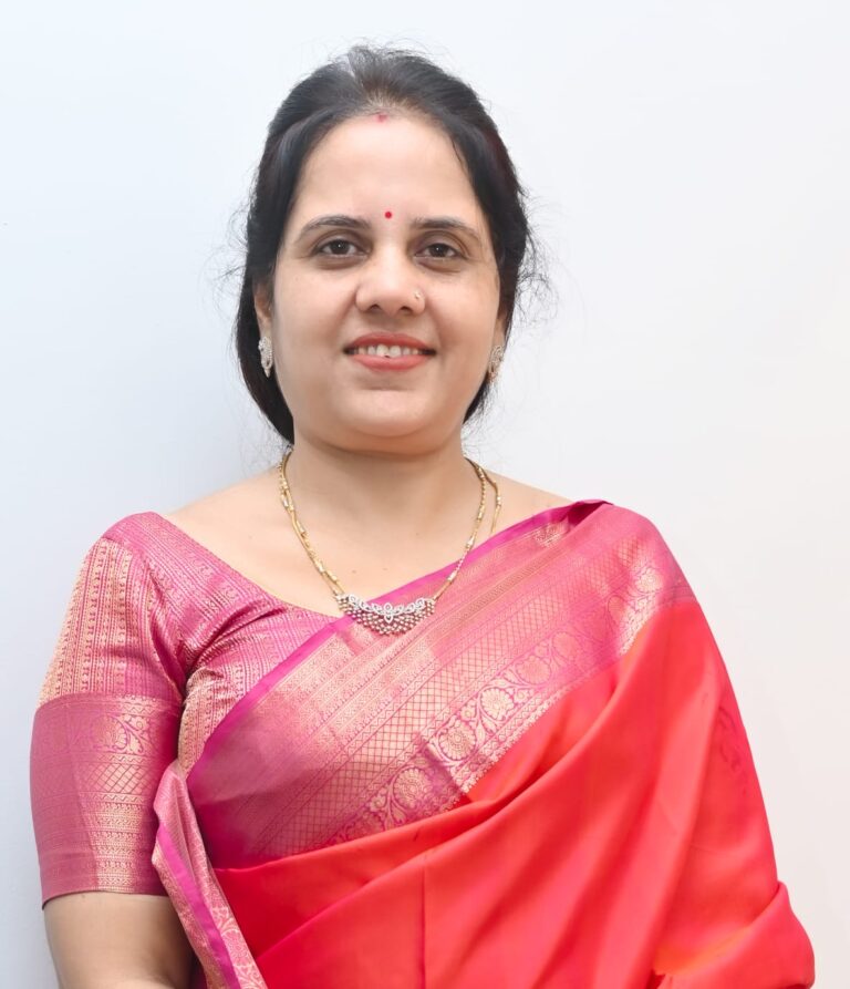 राजधानी रायपुर के सभी वार्ड पार्षदगण पीएम सूर्यघर योजना अंतर्गत अपने – अपने घरों की छतों में सोलर पैनल लगवाकर शासन की लोकहितेषी अभिनव योजना का लाभ उठायें- महापौर मीनल चौबे 