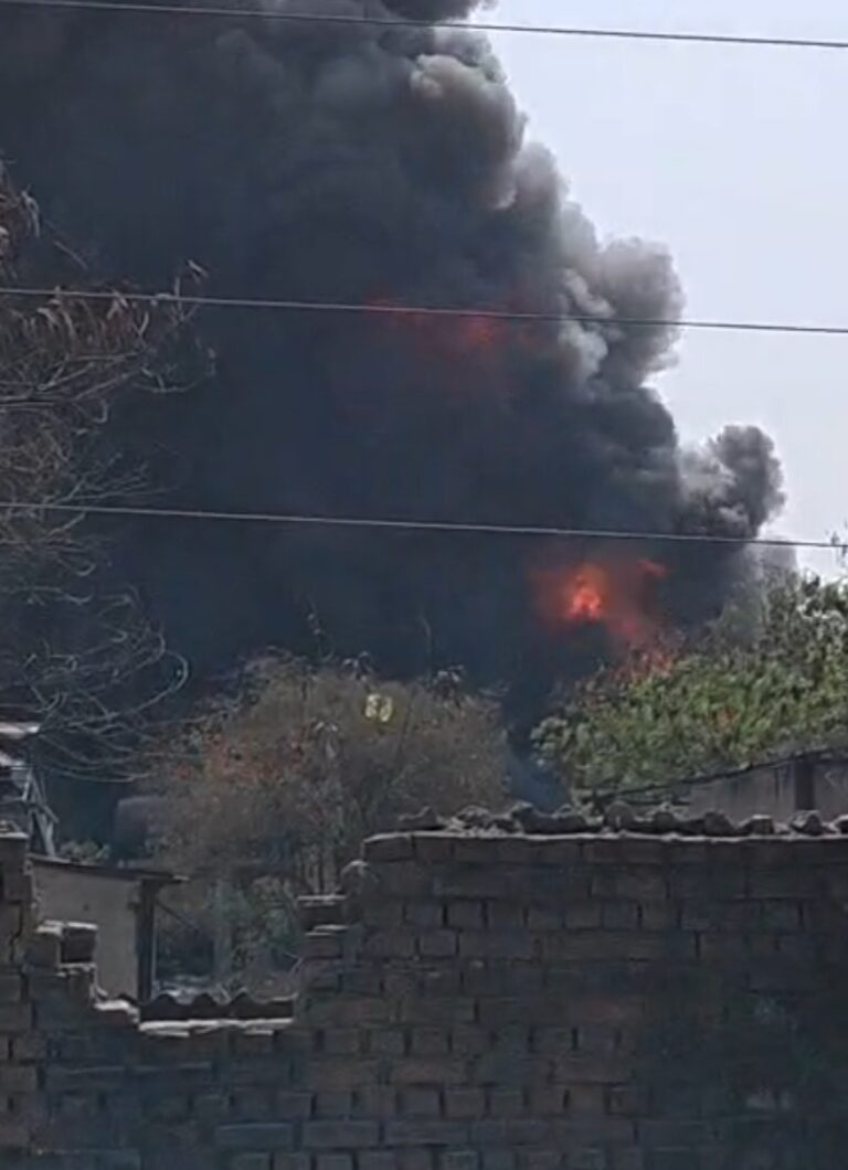Breaking : रायपुर की ऑयल फैक्ट्री में भीषण आग, आसमान छूती लपटों से दहला इलाका
