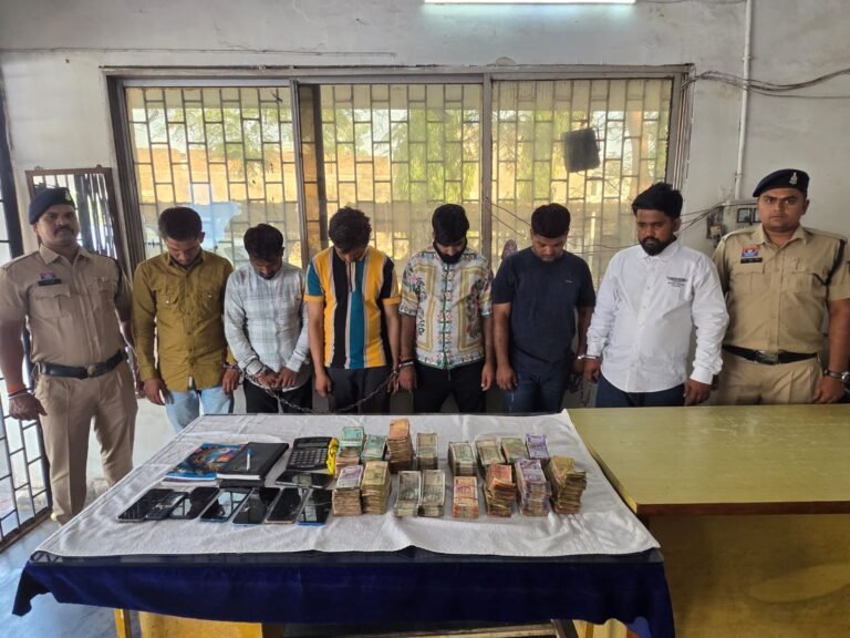 Raipur crime news : 09 लाख नगदी रकम के साथ ऑनलाईन/पट्टी के माध्यम से सट्टा संचालित करने वाले आधा दर्जन आरोपी गिरफ्तार