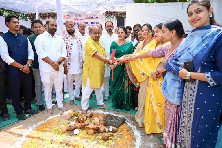 उत्तर विधानसभा क्षेत्र में लगातार विकास की गति — गुरुघासी दास वॉर्ड 48 सहित 7 वार्डों में विकास कार्यों का भूमिपूजन संपन्न