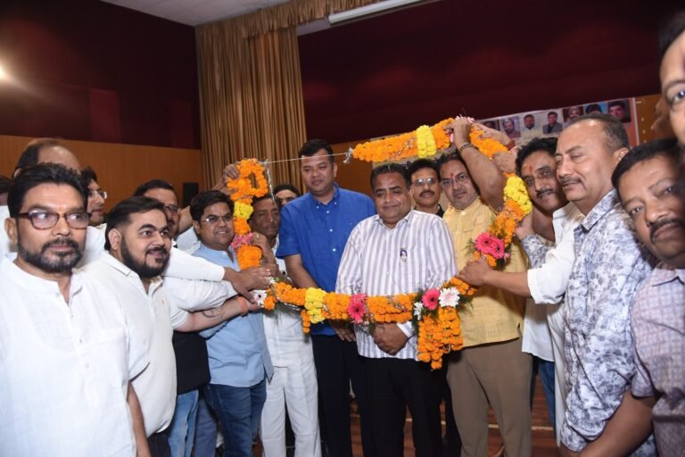 छत्तीसगढ़ चेम्बर ऑफ कॉमर्स एंड इंडस्ट्रीज, बलौदाबाजार इकाई का भव्य शपथ ग्रहण समारोह