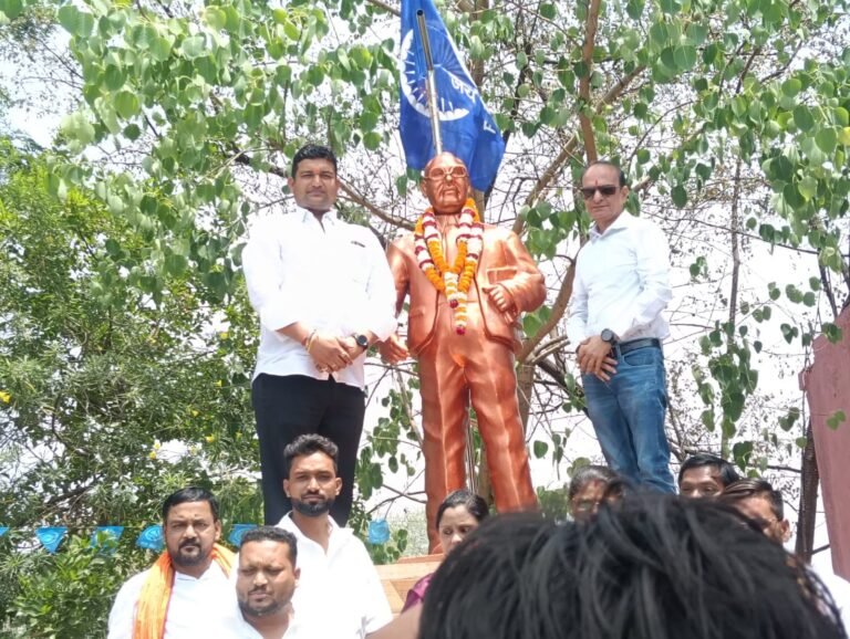 अंबेडकर जयंती पर सद्दू BSUP कॉलोनी में हुआ सम्मान समारोह, सफाई कर्मियों का किया गया सम्मान