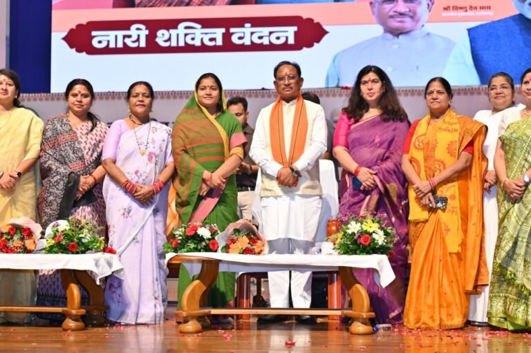 नारी शक्ति महासम्मेलन सम्पन्न : नरेंद्र मोदी ने 12 वर्षों में महिलाओं का सम्मान बढ़ाने का काम किया है – मुख्यमंत्री साय
