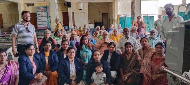 मानव अधिकार न्याय सुरक्षा संगठन ने वृद्धा आश्रम में बुजुर्ग माताओं के साथ मनाया मदर्स डे