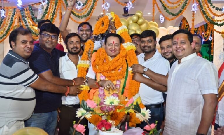 धार्मिक अनुष्ठानों और सेवा कार्यों के साथ मना बसना विधायक डॉ. संपत अग्रवाल का जन्म दिवस