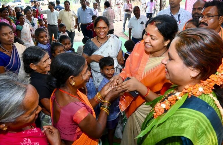 नवविकास की राह पर अग्रसर बस्तर : जगरगुण्डा पहुंचने वाली पहली महिला मंत्री बनी श्रीमती लक्ष्मी राजवाड़े