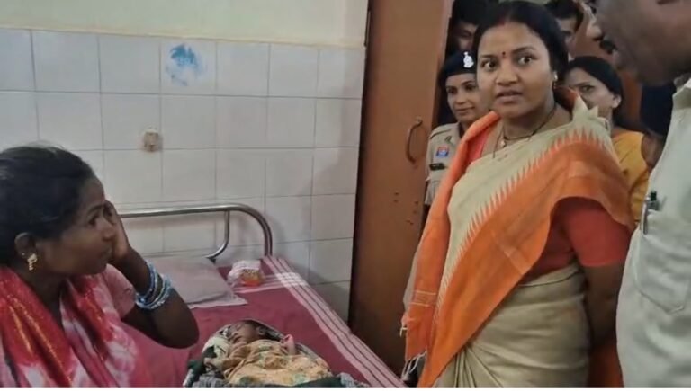 मंत्री लक्ष्मी राजवाड़े ने जिला सुकमा के सामुदायिक स्वास्थ्य केंद्र, छिंदगढ़ में संचालित पोषण पुनर्वास केंद्र (NRC) का किया निरीक्षण
