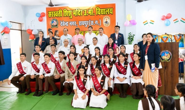 सरस्वती शिशु मंदिर देवेन्द्र नगर में छात्र परिषद शपथ ग्रहण समारोह संपन्न, विद्यार्थियों को नेतृत्व व राष्ट्रसेवा का दिया गया संदेश