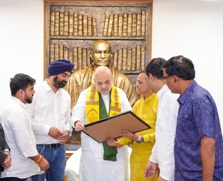 केंद्रीय गृहमंत्री अमित शाह से भाजपा सोशल मीडिया छत्तीसगढ़ टीम की शिष्टाचार भेंट, जनकल्याणकारी योजनाओं के प्रचार-प्रसार की सराहना