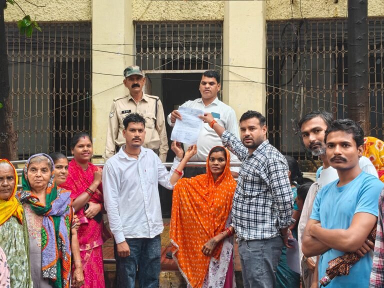 काशीराम नगर बस्ती से शराब दुकान हटाने की मांग तेज, युवा कांग्रेस ने कलेक्टर को सौंपा ज्ञापन