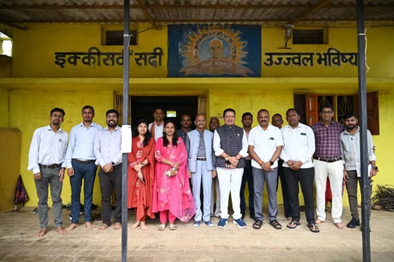 शासकीय नवीन महाविद्यालय पिरदा में जनभागीदारी समिति की बैठक संपन्न, विधायक डॉ. संपत अग्रवाल हुए शामिल