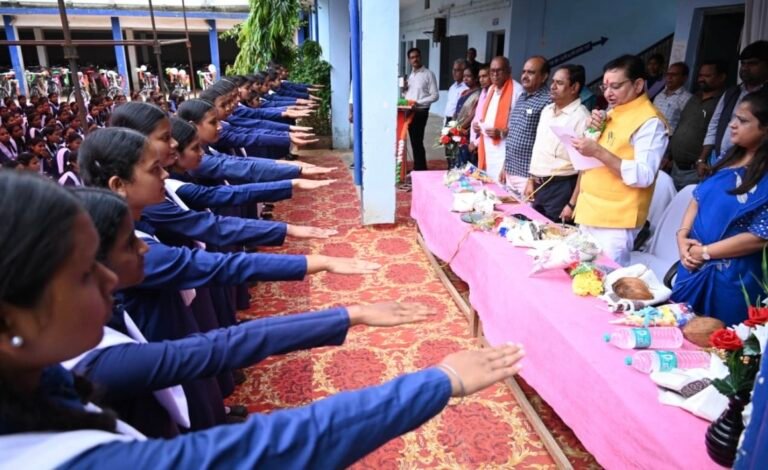 स्वामी विवेकानंद उत्कृष्ट विद्यालय के रूप में विकसित होगी शाला: विधायक डॉ संपत अग्रवाल