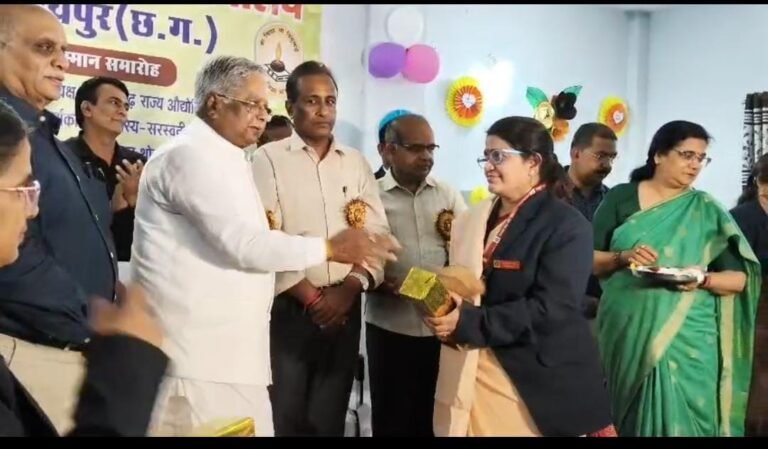 सरस्वती शिशु मंदिर देवेन्द्र नगर में गुरु पूर्णिमा उत्सव का भव्य आयोजन, गुरु की महिमा पर वक्ताओं ने रखे विचार