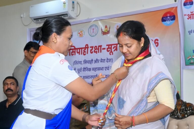 ऑपरेशन सिपाही रक्षा-सूत्र 0.4’: सरहद के प्रहरियों के लिए छत्तीसगढ़ से भेजी गईं रिकॉर्ड 21 लाख राखियां, मंत्री लक्ष्मी राजवाड़े की भावुक अपील पर उमड़ा प्रदेशव्यापी जनसैलाब