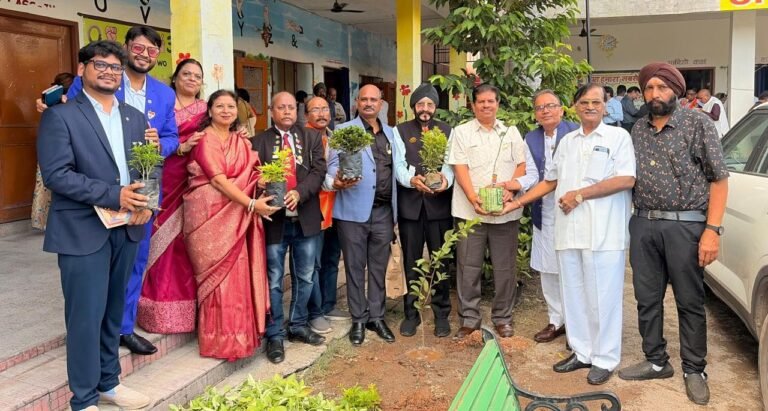 लायंस क्लब रायपुर सेंट्रल का संयुक्त शपथ ग्रहण एवं चार्टर दिवस समारोह गरिमापूर्वक संपन्न