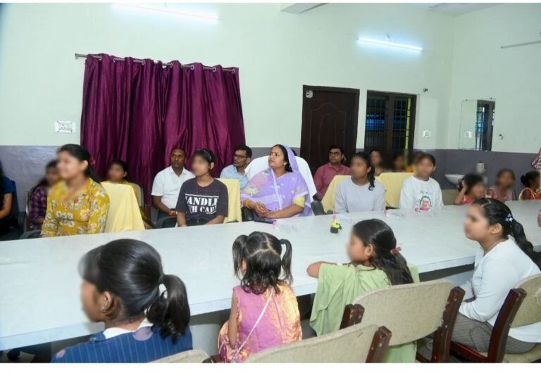 मंत्री लक्ष्मी राजवाड़े ने बालिका गृह की बेटियों के साथ सुनी ‘मन की बात’