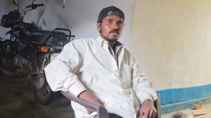 CG NEWS: अंतिम संस्कार के 15 दिन बाद घर लौटा युवक, गांव में मचा हड़कंप CG NEWS: अंतिम संस्कार के 15 दिन बाद घर लौटा युवक, गांव में मचा हड़कंप