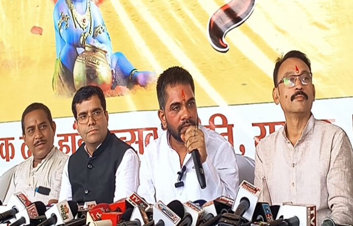 गुढ़ियारी में 15 लाख की दही हांडी के लिए मचेगी होड़, बी प्राक और लखबीर सिंह लक्खा बिखेरेंगे जलवा, भगवान श्रीकृष्ण की भक्ति में लीन होगा रायपुर