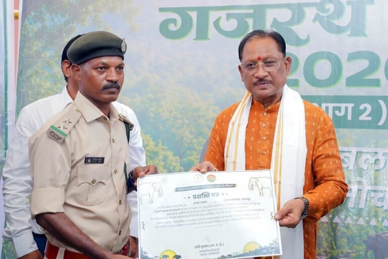 मुख्यमंत्री ने ‘गजरथ यात्रा-भाग 02’ का किया विमोचन, मानव-हाथी द्वंद्व कम करने की पहल को सराहा