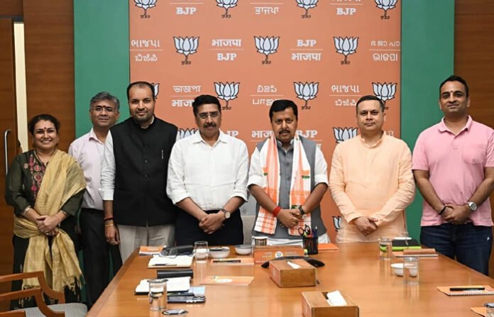 भाजपा राष्ट्रीय अध्यक्ष नितिन नवीन ने ली नवनियुक्त सोशल मीडिया टीम की बैठक भाजपा राष्ट्रीय अध्यक्ष नितिन नवीन ने ली नवनियुक्त सोशल मीडिया टीम की बैठक