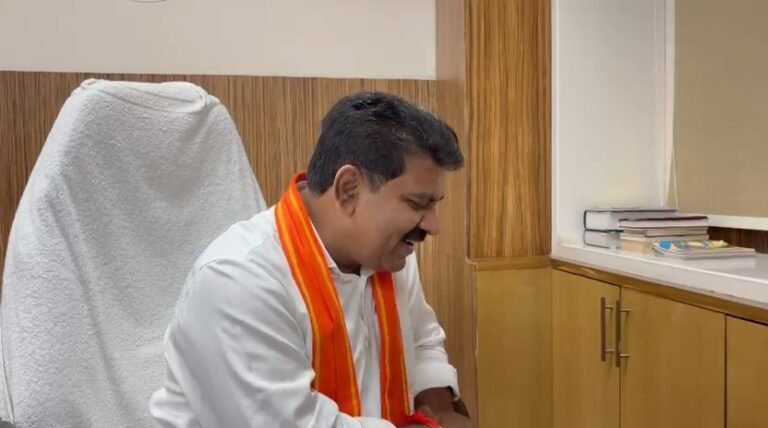 कवर्धा मेडिकल कॉलेज के पहले छात्र हिमांशु को डिप्टी सीएम विजय शर्मा ने किया फोन, दी बधाई