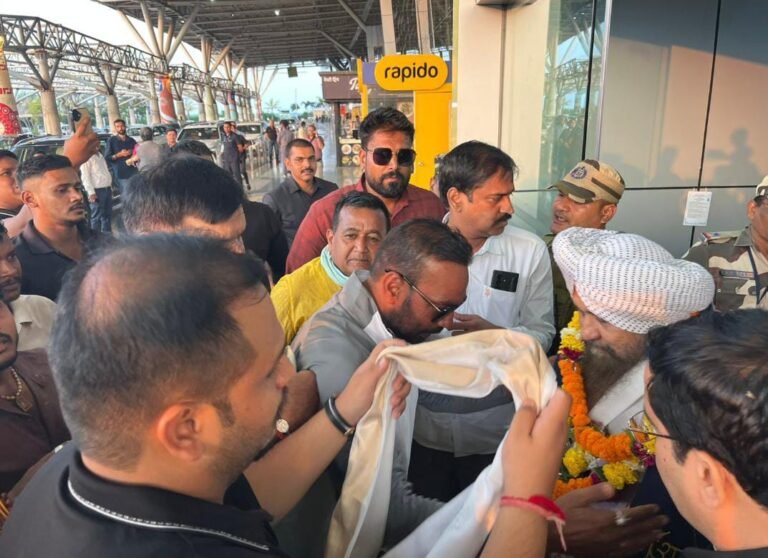 दही हांडी उत्सव के लिए रायपुर पहुंचे अंतरराष्ट्रीय भजन गायक लखबीर सिंह लक्खा