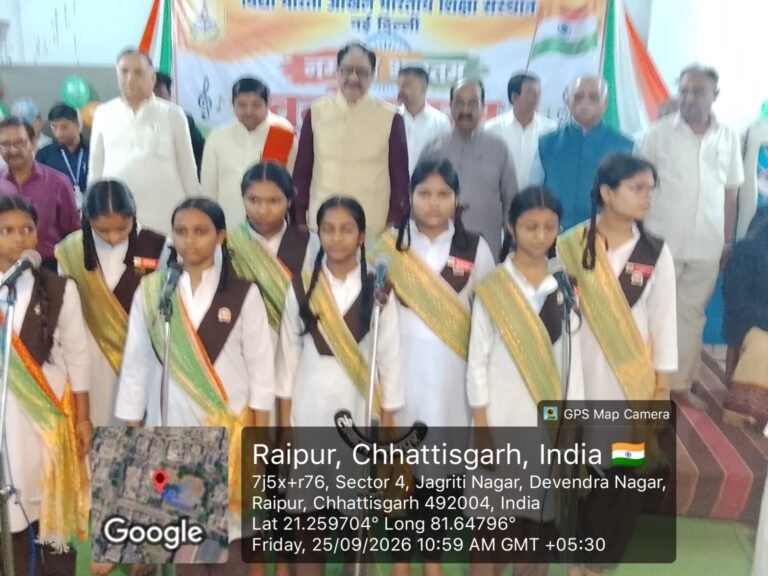 पूर्ण वन्देमातरम् सामूहिक गायन से गूंजा सरस्वती शिशु मंदिर देवेन्द्र नगर