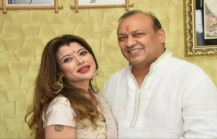 जमीन सौदा धोखाधड़ी मामला: अग्रिम जमानत के 4 महीने बाद थाने पहुंचीं संगीता शाह, औपचारिक गिरफ्तारी के बाद रिहा जमीन सौदा धोखाधड़ी मामला: अग्रिम जमानत के 4 महीने बाद थाने पहुंचीं संगीता शाह, औपचारिक गिरफ्तारी के बाद रिहा