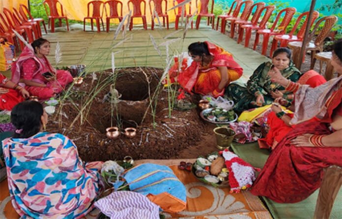 आज कमरछठ: संतान की दीर्घायु के लिए माताएं रखेंगी व्रत, पसहर चावल से खुलेगा उपवास