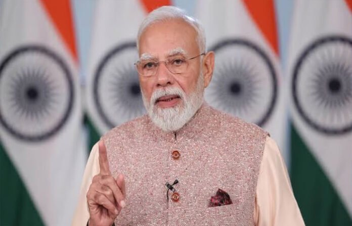 वडोदरा में पीएम मोदी ने देश को सौंपी 20,700 करोड़ की फ्रेट कॉरिडोर परियोजनाएं, पिछली सरकारों पर साधा निशाना