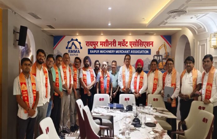CAIT का ‘व्यापारी संवाद’ अभियान जारी, रायपुर मशीनरी मर्चेंट एसोसिएशन के व्यापारियों से किया संवाद CAIT का ‘व्यापारी संवाद’ अभियान जारी, रायपुर मशीनरी मर्चेंट एसोसिएशन के व्यापारियों से किया संवाद