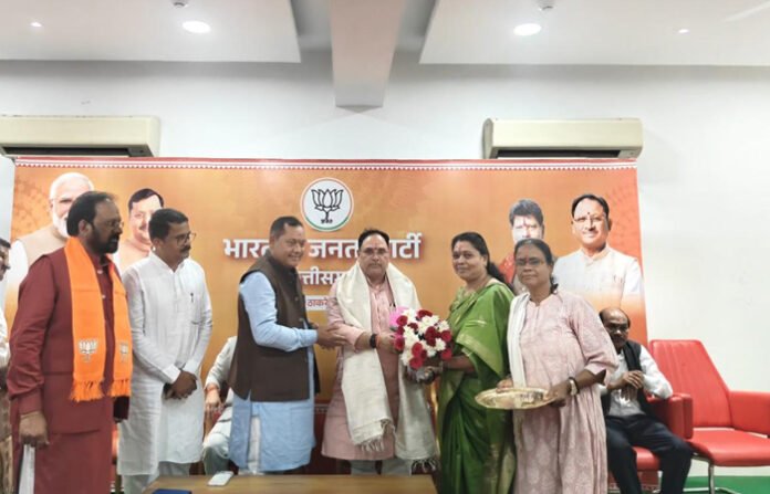 प्रधानमंत्री नरेंद्र मोदी हैं देश में नील क्रांति के सूत्रधार : कर्मवीर सिंह प्रधानमंत्री नरेंद्र मोदी हैं देश में नील क्रांति के सूत्रधार : कर्मवीर सिंह