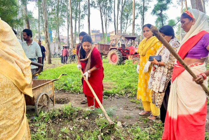सेवा संकल्प में झाड़ू थामकर उतरीं मंत्री लक्ष्मी राजवाड़े, श्रमदान से जगाई स्वच्छता की अलख
