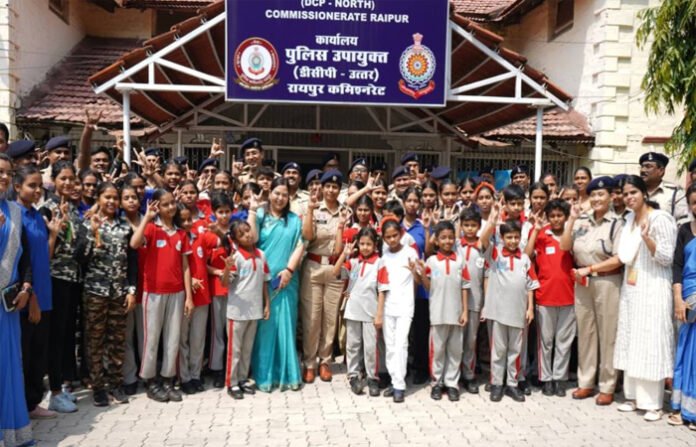रायपुर पुलिस कमिश्नरेट की संवेदनशील पहल: नॉर्थ जोन के विवेचकों ने सीखी सांकेतिक भाषा, मूक-बधिर बच्चों ने जाना पुलिस का कामकाज