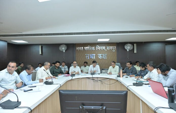 स्वच्छता जागरूकता अभियान चलाकर सीटीयू के तहत स्वच्छता लक्षित इकाइयों का विकास करें: आयुक्त संबित मिश्रा