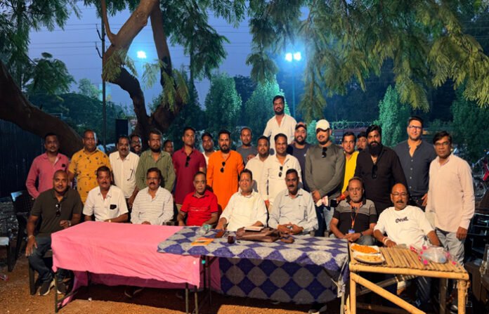 ऐतिहासिक सार्वजनिक दशहरा उत्सव समिति की बैठक संपन्न, आगामी विजयदशमी की तैयारियों को लेकर बनी रूपरेखा... ऐतिहासिक सार्वजनिक दशहरा उत्सव समिति की बैठक संपन्न, आगामी विजयदशमी की तैयारियों को लेकर बनी रूपरेखा...