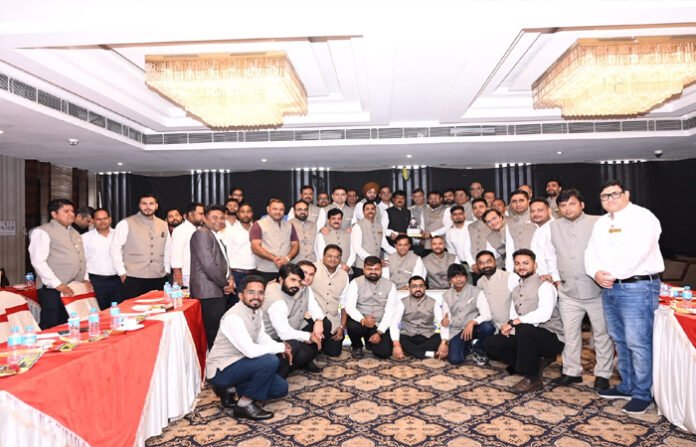 युवा कैट की बिजनेस मीट में पहुंचे नागरिक आपूर्ति निगम अध्यक्ष संजय श्रीवास्तव, व्यापारियों और युवा उद्यमियों से किया संवाद युवा कैट की बिजनेस मीट में पहुंचे नागरिक आपूर्ति निगम अध्यक्ष संजय श्रीवास्तव, व्यापारियों और युवा उद्यमियों से किया संवाद