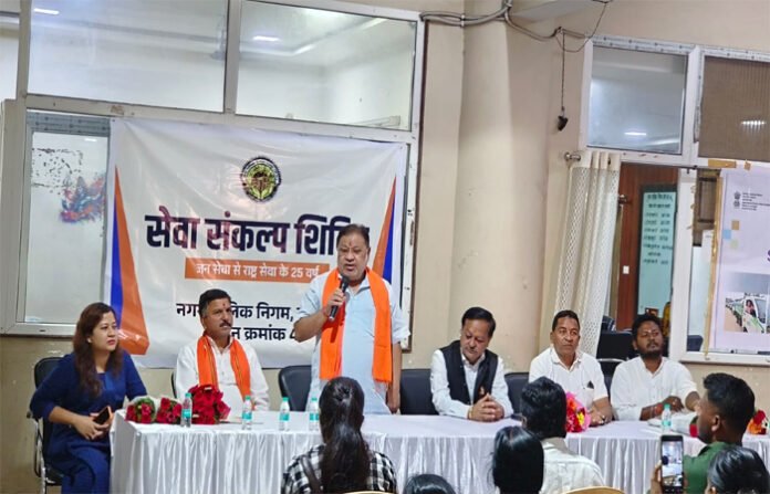 रायपुर नगर निगम जोन 4 में लगाए गए जोन स्तरीय सेवा संकल्प शिविर में पहुँचे विधायक सुनील सोनी